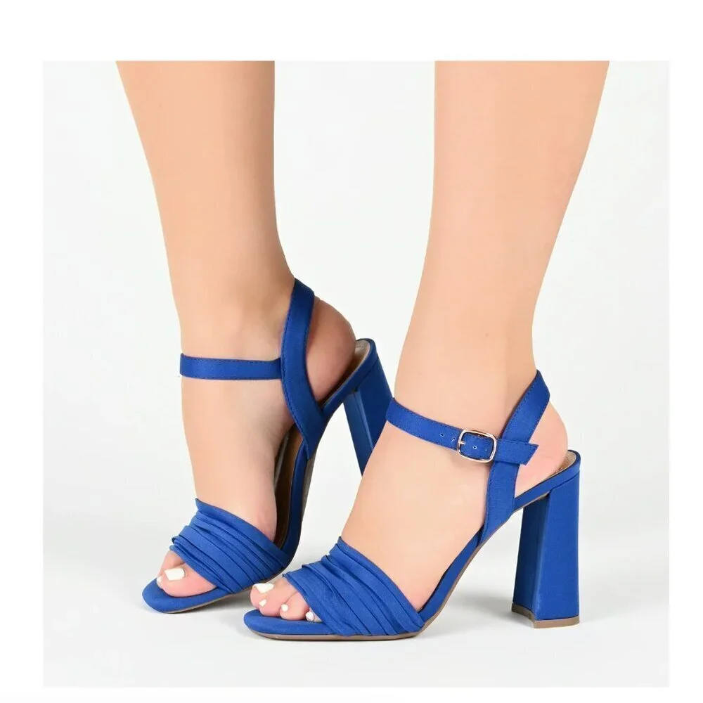 Journee Collection Womens Skiler Tru Comfort Foam Open Square Toe Block Heel